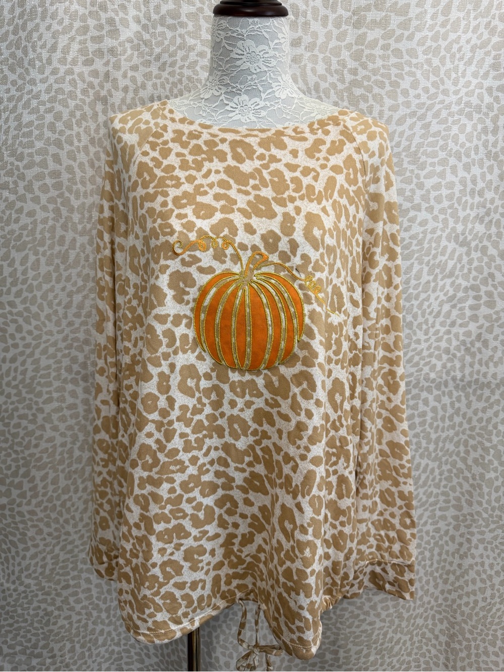 Leopard Print Pumpkin Appliqué Women’s Top - Beige Orange